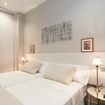 Montaber - Sagrada Familia Apartman
